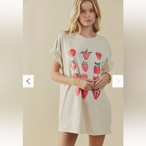 Strawberry Oversize Tee